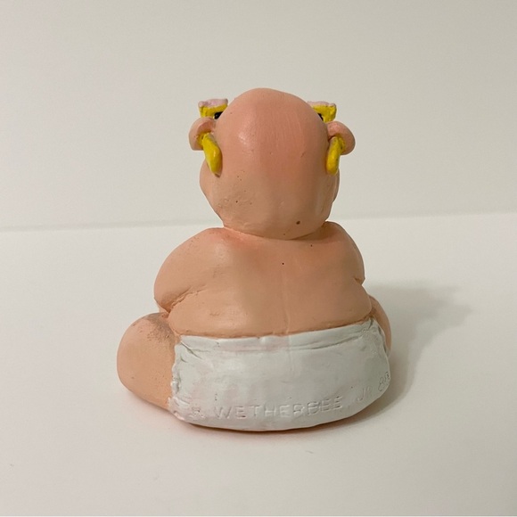Vintage Wetherbee Pig Figurine wearing Sunglasses Figure - Picture 4 of 16